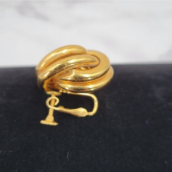 Gold Toned Love Twist Knot Vintage Screw Back Clip On Earrings - Picture 6 of 7